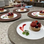 ゆと森倶楽部 - 朝からタルト並んでます