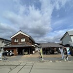 定義とうふ店 - この日もたくさんの人ですが…みんな何処からここにやって来てるんだか？俺もか？笑