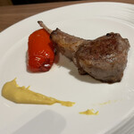 ゆと森倶楽部 - ラム肉のポワレ。この日の1番のお気に入り！ジューシーで美味しかったのでおかわりしました。赤ワイン継続中！