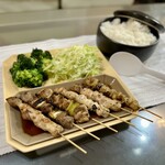 吾助 - 焼鳥（もも・ねぎま・かわ・かしら）