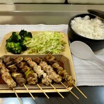 吾助 - 焼鳥（もも・ねぎま・かわ・かしら）