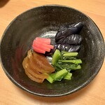 蕎麦・天ぷら 権八 - ８：お新香盛り合わせ