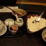 豆富料理と豆乳薬膳火鍋 八かく庵 - お替り自由のできたておぼろ豆腐