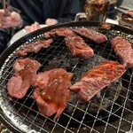 Nikudonya Chokuei Shokunikui Chiba Tonchan Yakiniku Daiou - 肉