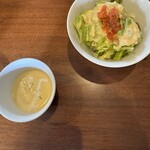 Yougan Yaki Dainingu Kyampasu - スープとサラダ