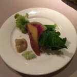 ジリオーラ - 契約農園（千葉習志野市三代川さん）の本日朝採り、
      本当に美味しい農家のサラダ、バーニャカウダ風