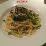 ジリオーラ - 広島産牡蠣と三代川さんの長葱のアンチョビオリーブオイルソース
                                