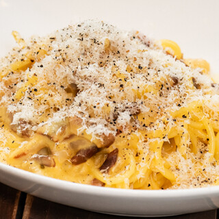 Enjoy monthly recommended menus and chef's special fresh pasta!