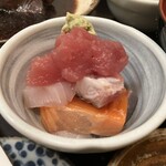 舞浜 - お刺身の小皿、実はたくさんある。