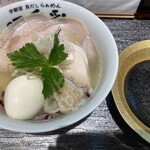 貝だしらぁめん四季彩  - 特製貝だし塩らーめんと海老大焼売