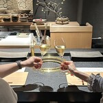 日本焼肉はせ川 別亭 - 乾杯写真を