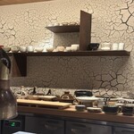 日本焼肉はせ川 別亭 - 久住有生氏による土壁