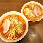 Hidemaru - 火山らあめん大盛＠1200円、火山ラーメン＠1000円