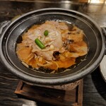 Akita Nagaya Sakaba - お通し…豚のお鍋