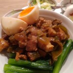 鶏中華 ヤンヤン飯店 - ルーロー飯