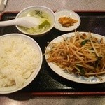 安泰楼 - 日替わりランチ（豚肉ともやしの炒め）