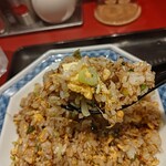 麺や 菜 - しっとり系の味が濃いチャーハンです