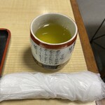 Matsuda Shokudou - 温茶と布おしぼりは良い店の証
                        2024/02/21
                        本日のAランチ 500円
                        ✳︎ロールキャベツ、肉、はくさい、ほうれん草、原木しいたけなべ
                        ✳︎ごはん、みそ汁