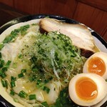 俺の中華たなか家 - 「辛味噌ワンタン麺」をアップでパチリ♯