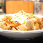 炭焼 焼き鳥 軒 - チキン南蛮　サイドから