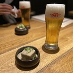 じねんじょ庵 - 乾杯ビールとお通し