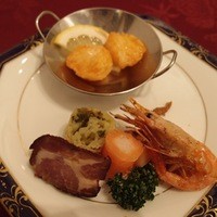 中国四川料理 桃花源 - 前菜の盛り合わせ。