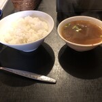 やきにく 青葉 - テールスープとライス