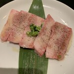 老舗精肉店直送 千種焼肉 飛騨牛の奴隷 - 