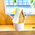 Ｇ．エルム - ◎ダブルカップ
      右・大人のコーヒー
      左・徳島県産すだち使用 すだちのシャーベット