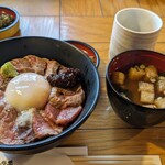 あか牛丼いわさき - 