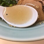 芳華 - デフォのスープは わずかに酸味があるものの 品が良い