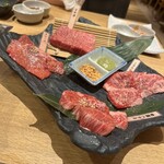 精肉卸問屋直営焼肉店 牛次郎 - 