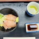お食事処　萌 - ミニマグロ丼¥500