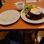 レストラン・サカキ - 目玉焼のせハンバーグ②