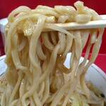 ラーメン二郎 - ブワッとオーション香るデロ麺(⁠｡⁠•̀⁠ᴗ⁠-⁠)⁠✧