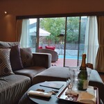 鴨川館別邸 ラ・松廬 - リビング