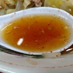 ラーメン二郎 - 酸味があるスープです(⁠✪⁠㉨⁠✪⁠)