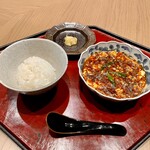 一碗水 - 麻婆豆腐套餐