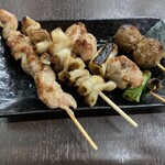 神戸・侍 - 焼き鳥（せせり・皮・ねぎみ・つくね）