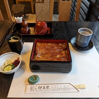鰻割烹 伊豆栄 本店 - 