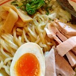 魂麺  - 油そば タマゴがかわいい