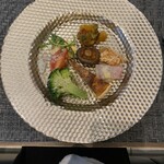 リストランテファンタジスタ - 前菜です。ブロッコリー、トマトなど野菜本来の美味しさも感じさせつつ、更にこれを引き立てる味付け!美味しい〜