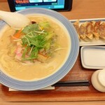 Ringa Hatto - あんかけチャンポン900円、餃子5個260円