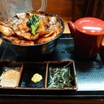 豚大学 - 豚丼（大）、お茶漬けセット