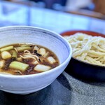 武蔵野うどん しん - 料理写真:肉汁うどん 中盛り