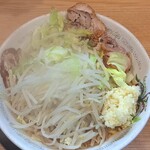 豚山 - 全景（ヤサイ・ニンニク）