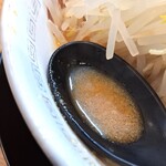 豚山 - 味噌色は屋内