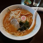 麺酒場 高ちゃん - 味噌ラーメン_740円　配膳時の画像