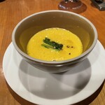 RESTAURANT en cachette - にんじんと九条ネギのスープ(今までの人生で食べたスープの中でトップクラスに美味しい)