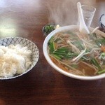 宝来軒 - スタミナ麺半ライス